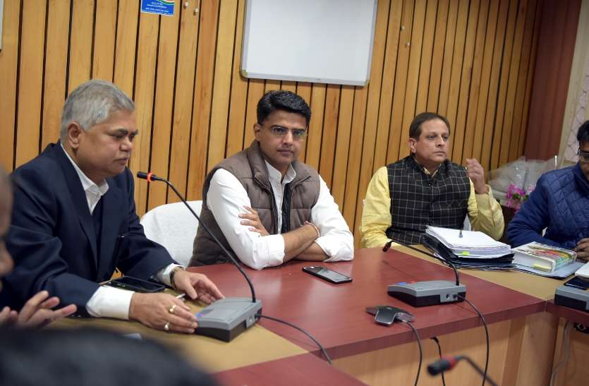 sachin pilot पायलट का पहली ही बैठक में मनरेगा पर रहा फोकस, कामगारों की संख्या बढ़ेगी