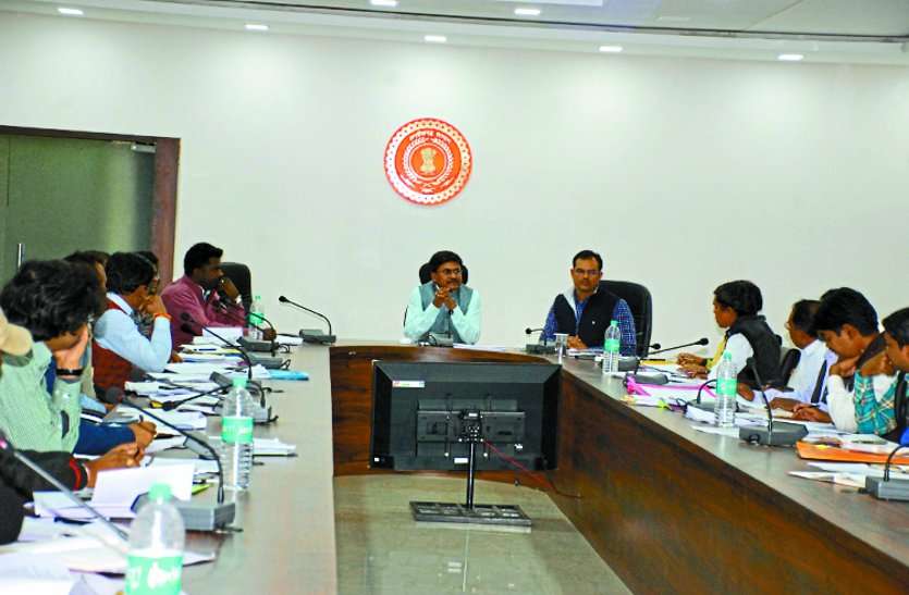 meeting 15 हजार पेंशनधारियों के भुगतान में आई तकनीकी दिक्कत, केबिनेट मंत्री अकबर ने दिए ये निर्देश