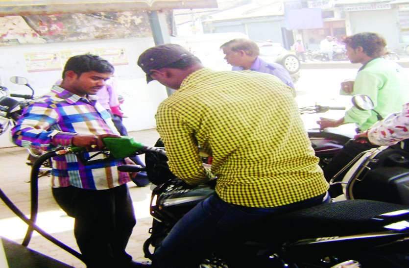 petrol pump पेट्रोल पंपों में जरूरी सुविधाओं की कमी, नहीं लगाया गया है कंप्लेन बॉक्स