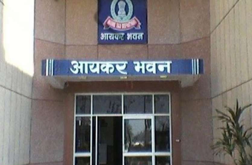 income tax लखनऊ-कानपुर में व्यवसाइयों के 28 ठिकानों पर इनकम टैक्स की रेड, व्यापारियों में मचा हड़कम्प
