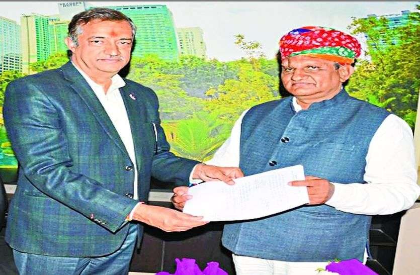 sikar govt news छीना यूआइटी का ताज, अब कलक्टर के हाथ कमान