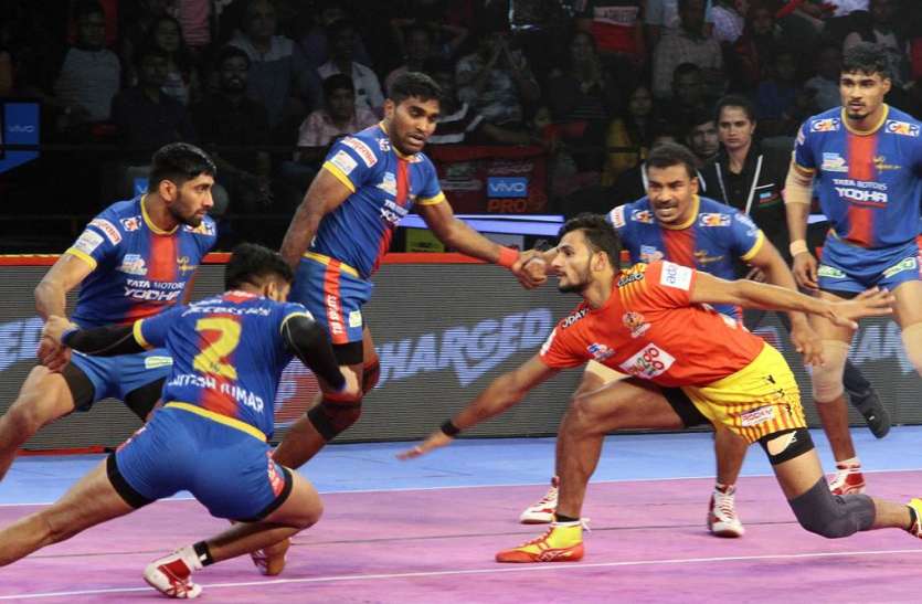 pkl Pro Kabaddi league : यूपी को 7 अंकों से हराकर गुजरात लगातार दूसरी बार फाइनल में