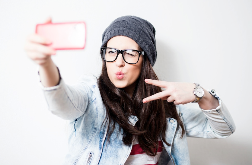 learn-what-is-selfie-syndrome जानें क्या है