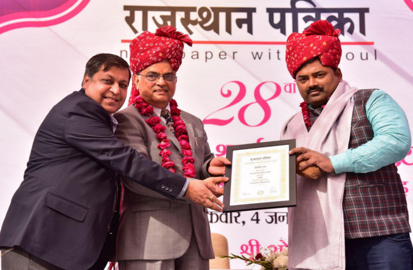 shankaranand पं. झाबरमल्ल शर्मा व्याख्यान एवं सम्मान समारोह में बिहार के युवा कवि शंकरानंद को मिला द्वितीय पुरस्कार