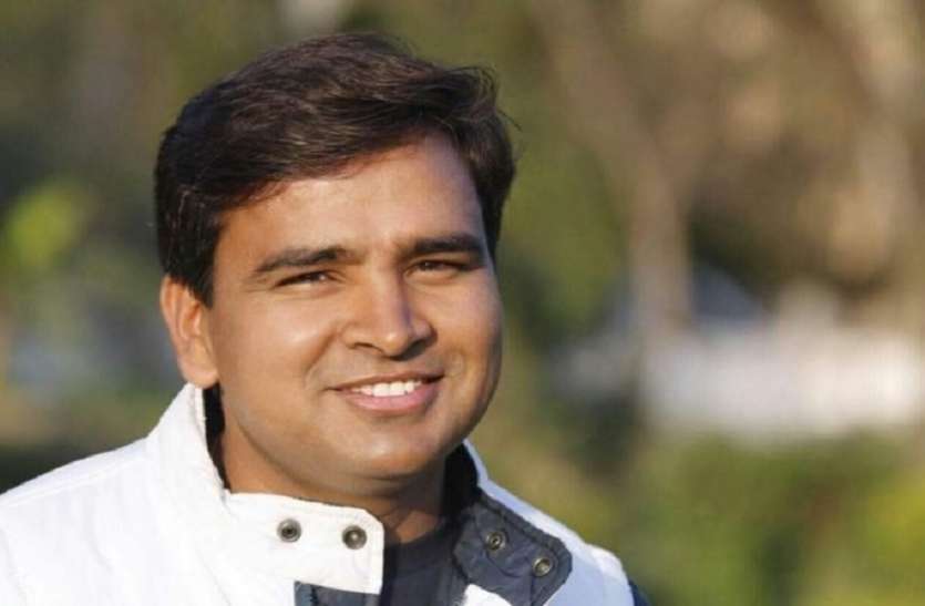 डीएण वाराणसी सुरेंद्र सिंह डीएम सुरेंद्र ने की बड़ी कार्रवाई सरकारी महकमे में मचा हड़कंप