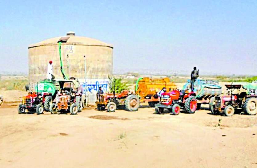 Water does not reach anywhere, water is sold somewhere कहीं पहुंचता नहीं तो कहीं बिक जाता है पानी