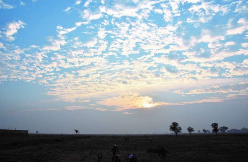 cold outbreaks in Central india winter records broken बादल देख चढ़ा पारा, फिर कंपकंपाई ठंड, पढ़ें पूरे मध्य भारत में ठंड का प्रकोप