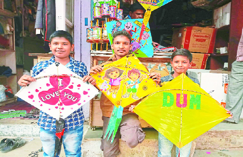 Deepavir and needle thread will show acrobats in the sky आसमां में कलाबाजियां दिखाएंगे दीपवीर और सुई-धागा