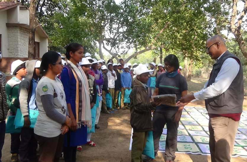 shahdol शासकीय स्कूल के बच्चोंं को दी गई पर्यावरण संरक्षण की जानकारी