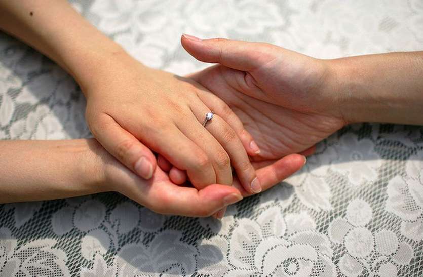 affair शादीशुदा प्रेमिका बोलीं- मेरे साथ भाग चल, युवक ने उठा लिया ये कदम