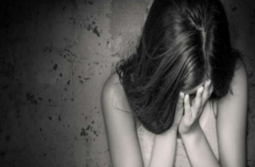 छठी क्लास में पढ़ने वाली नाबालिग से सामूहिक रेप, मामला दर्ज शर्मनाक: छठी क्लास में पढ़ने वाली नाबालिग से सामूहिक रेप, मामला दर्ज