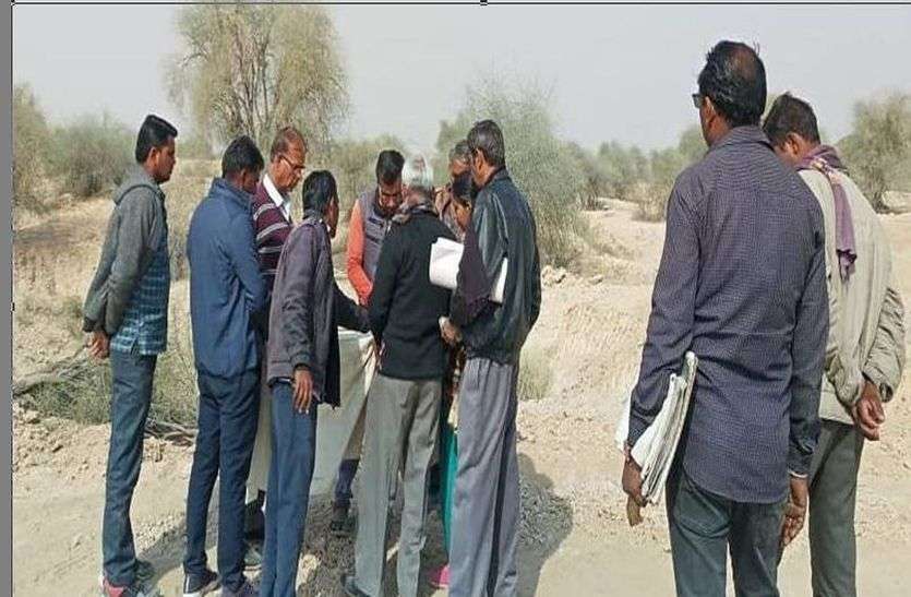 Administration to stop illegal mining operations अवैध खनन कार्य को रूकवाने पहुंचा प्रशासन
