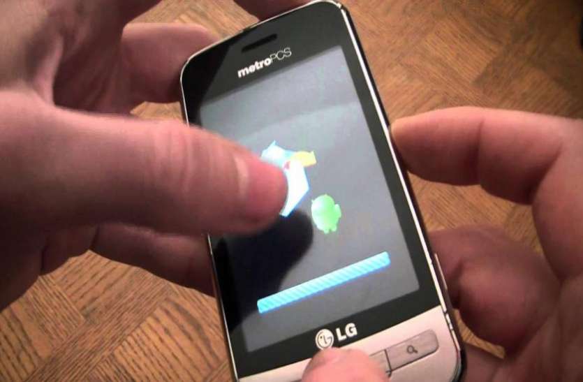 smartphone hang गलत चार्जर के इस्तेमाल से स्मार्टफोन में आने लगती हैं ये खराबियां