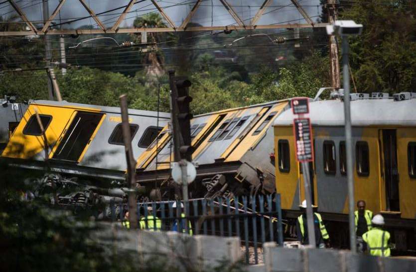 train accident दक्षिण अफ्रीका में दो ट्रेनों की टक्कर, 3 की मौत, सैकड़ों लोग घायल