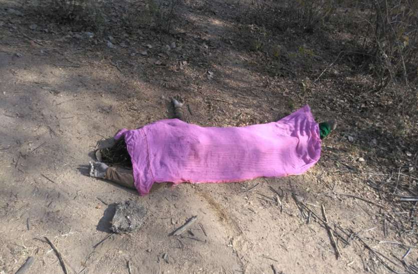 Woman's Rotten Throat Recovered from a Canal, son seeks relea महिला का सड़ा गला शव नहर से बरामद, बेटे की तलाश जारी
