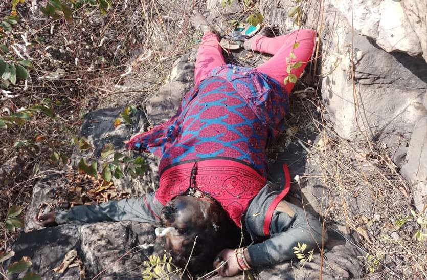 टीपाखोल गांव के पास मिली महिला की लाश, क्षेत्र में फैली सनसनी टीपाखोल गांव के पास मिली महिला की लाश, क्षेत्र में फैली सनसनी
