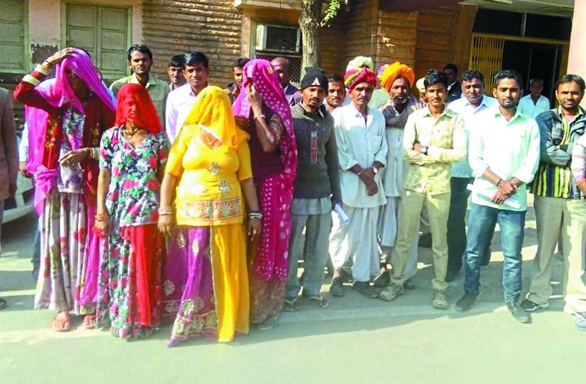 Drinking water crisis in last village of Border बॉर्डर के अंतिम गांव में पेयजल संकट