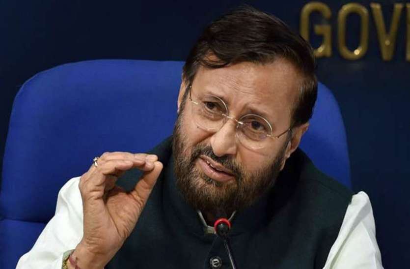 Prakash Javadekar हिंदी को अनिवार्य करने की कोई योजना नहीं : जावड़ेकर