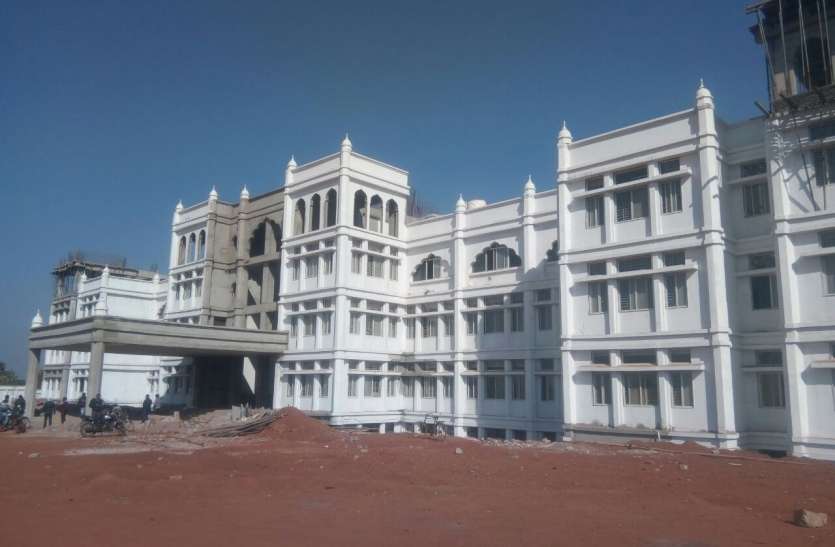 shivpuri मेडिकल कॉलेज में भर्ती प्रक्रिया की होगी जांच, कमेटी गठित