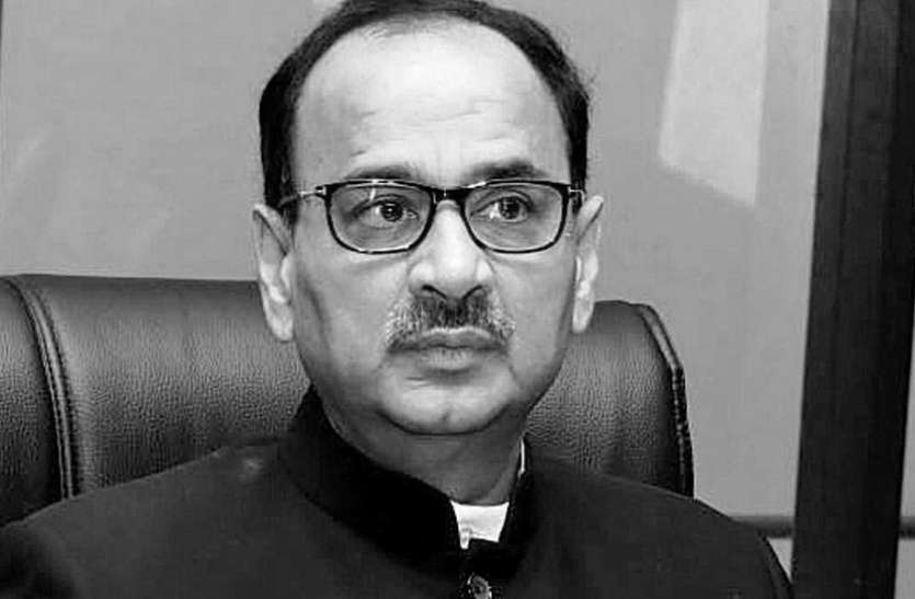 cbi chief CBI डायरेक्टर आलोक वर्मा को पद से हटाया गया, सेलेक्ट कमेटी ने लिया फैसला