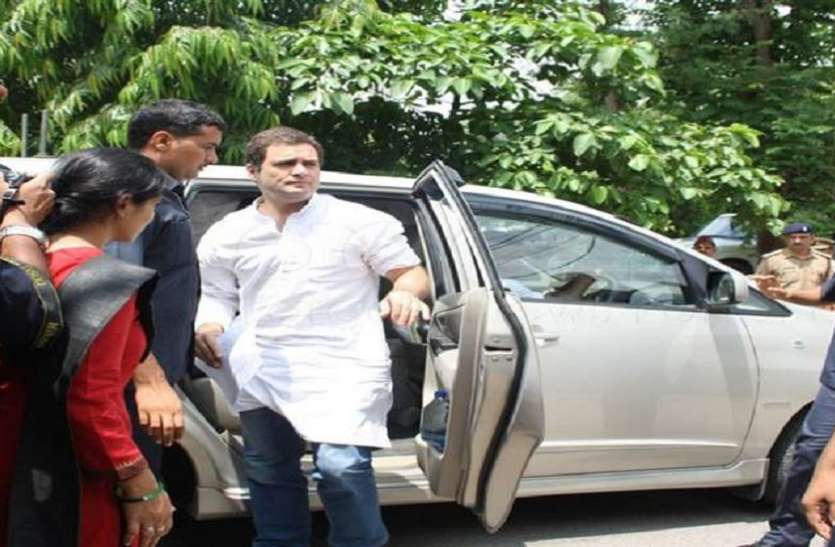 congress दिल्ली कांग्रेस को बड़ा झटका, पार्टी छोड़ 'आप' से जुड़े कई नेता