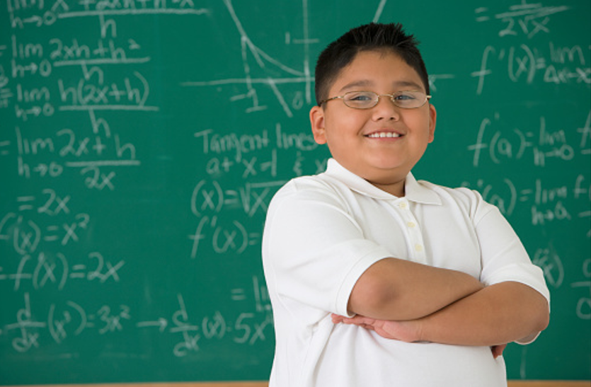obesity-in-children-s बच्चों को खुशियां दें मोटापा नहीं, जानें ये खास बातें