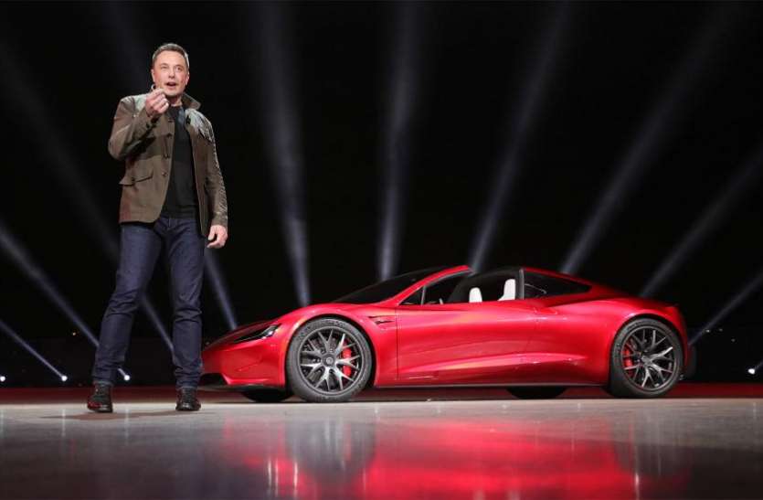 Elon Musk रॉकेट इंजन से लैस है पहली हवा में उड़ने वाली Electric Car, कितनी भी दूर हो मंजिल पल भर में पहुंचा देगी