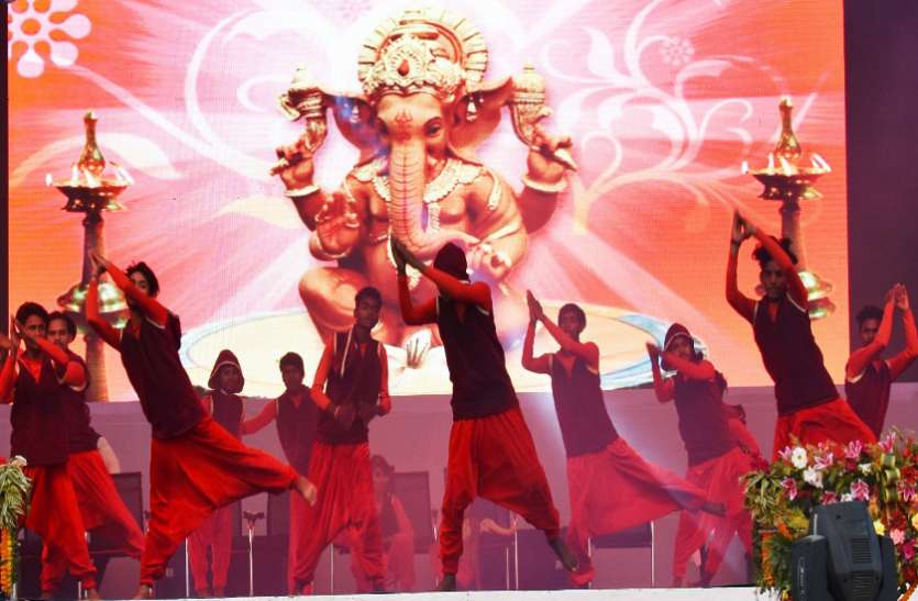 Dance तातापानी महोत्सव में शामिल होने कल पहुंचेंगे सीएम भूपेश, आज हुआ भव्य और रंगारंग आगाज