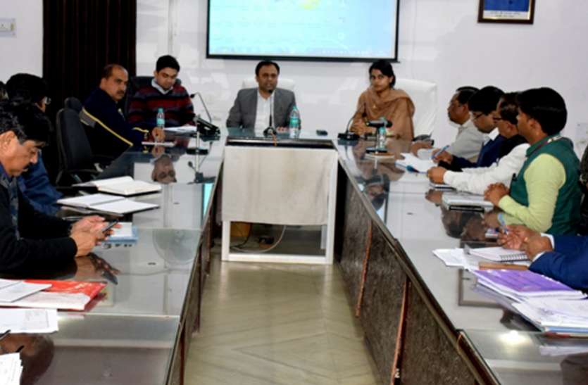 Singrauli collector ordered in MP to stop his salary एमपी के इस जिले में जानिए ऐसा क्या हुआ कि कलेक्टर ने अपना ही वेतन रोकने का दे दिया आदेश, शासन तक मचा हडक़ंप