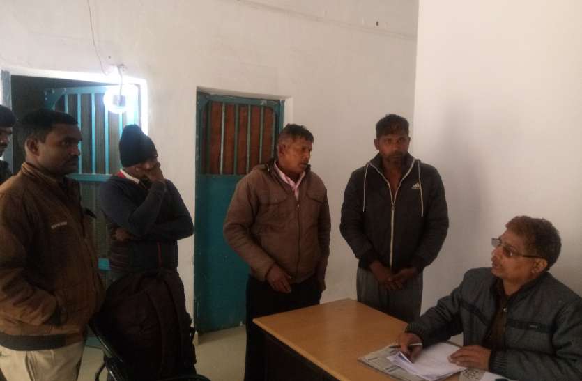 Crime registered against 15 others, including five nominees, in the gr मंत्री ने जब प्रशासन को दी हिदायत, उसके बाद तीन गिरफ्तार-दो फरार