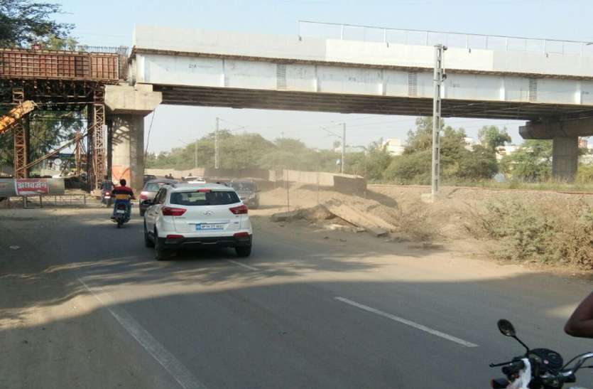 dovelepment 80 लाख रुपए जमा कराने के बाद नहीं चालू हुआ काम