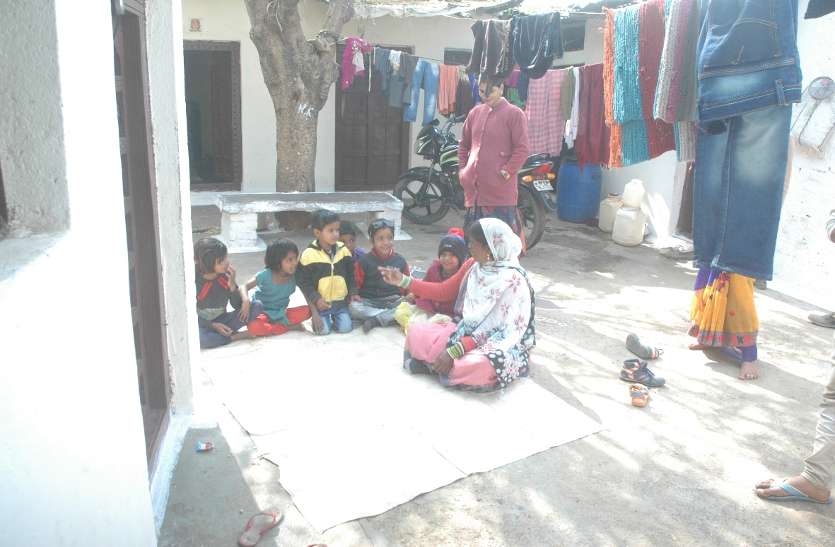 patrika हर गली में आंगनबाड़ी, कहीं बच्चे तो कहीं कार्यकर्ता ही नदारद