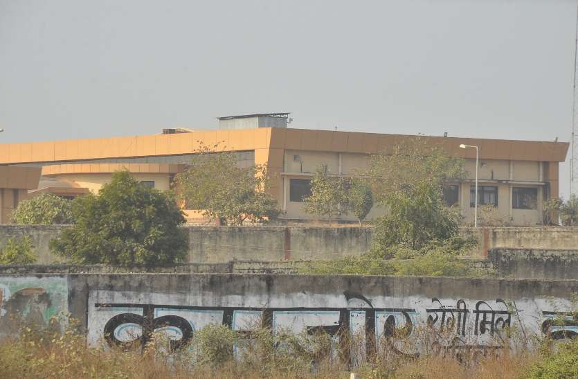 Employment not available to young people at World Class IT Park वल्र्ड क्लास आइटी पार्क में युवाओं को नहीं मिल पा रहा रोजगार