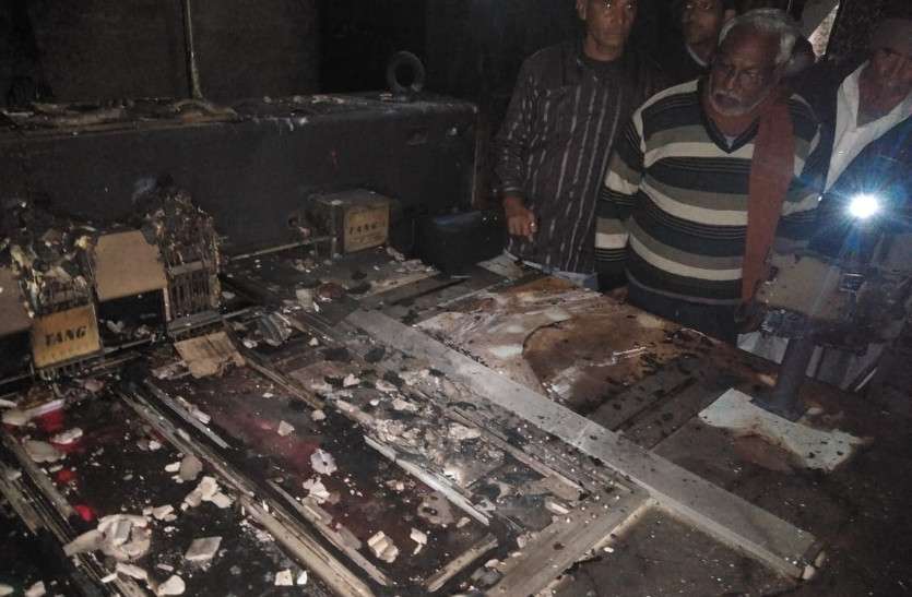 jaipur मकर संक्रांति पर भीषण आग से धधक उठी दो मंजिला फैक्ट्री, मच गई अफरा-तफरी