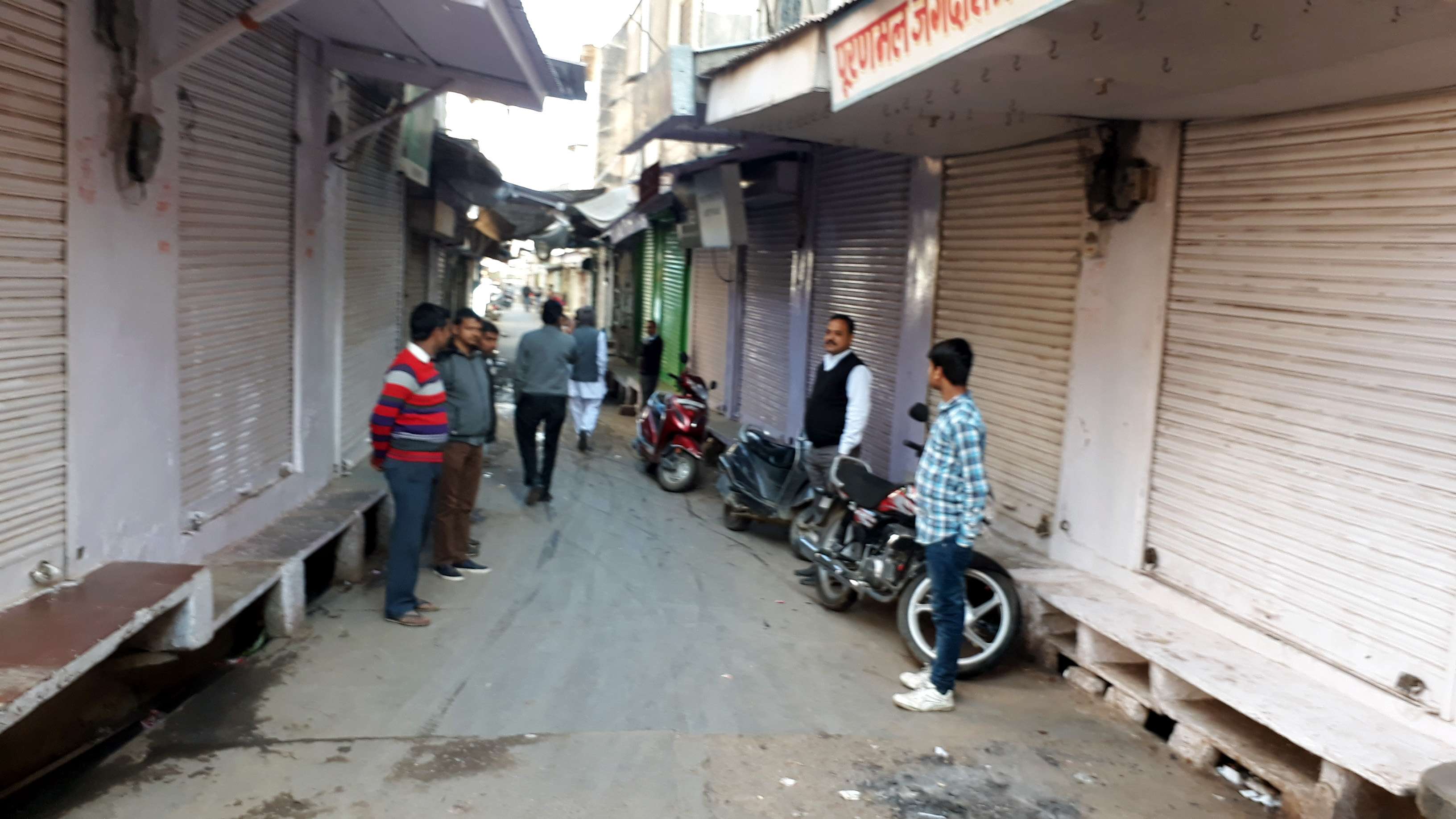 kotputli market closes