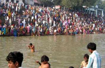 mauni amavasya 2020 magh mas ganga snan मौनी अमावस्या पर चलेगा दान-पुण्य और स्नान का दौर