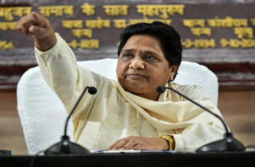 news मायावती ने अपने जन्मदिन पर इस कारोबारी को दिया बड़ा गिफ्ट, अपने गृह जनपद से घोषित किया लोकसभा 'प्रत्याशी'