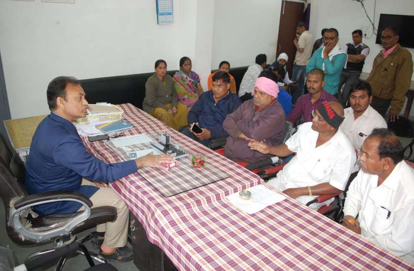 District hospital in burhanpur जिला अस्पताल में नहीं है नेत्र रोग विशेषज्ञ, जाना पड़ता है दूसरे शहर