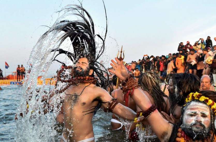 kumbh mela Kumbh Mela 2019: दो तरह के होते हैं नागा साधु, इस मायने में अलग होते हैं खूनी नागा