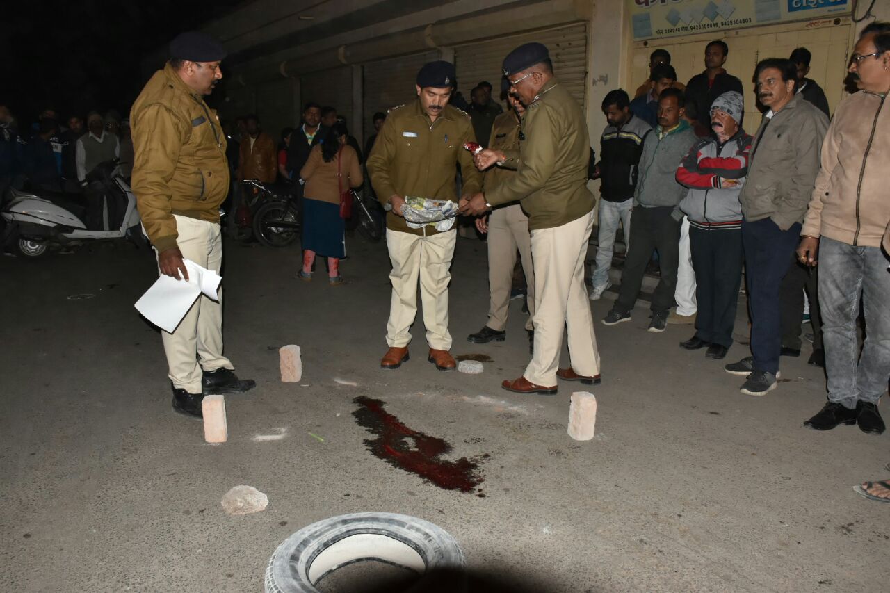 à¤®à¤à¤¦à¤¸à¥à¤° à¤¨à¤à¤°à¤ªà¤¾à¤²à¤¿à¤à¤¾ à¤à¤§à¥à¤¯à¤à¥à¤· à¤¬à¤à¤¦à¤µà¤¾à¤° à¤à¥ à¤à¥à¤²à¥ à¤®à¤¾à¤°à¤à¤° à¤¹à¤¤à¥à¤¯à¤¾