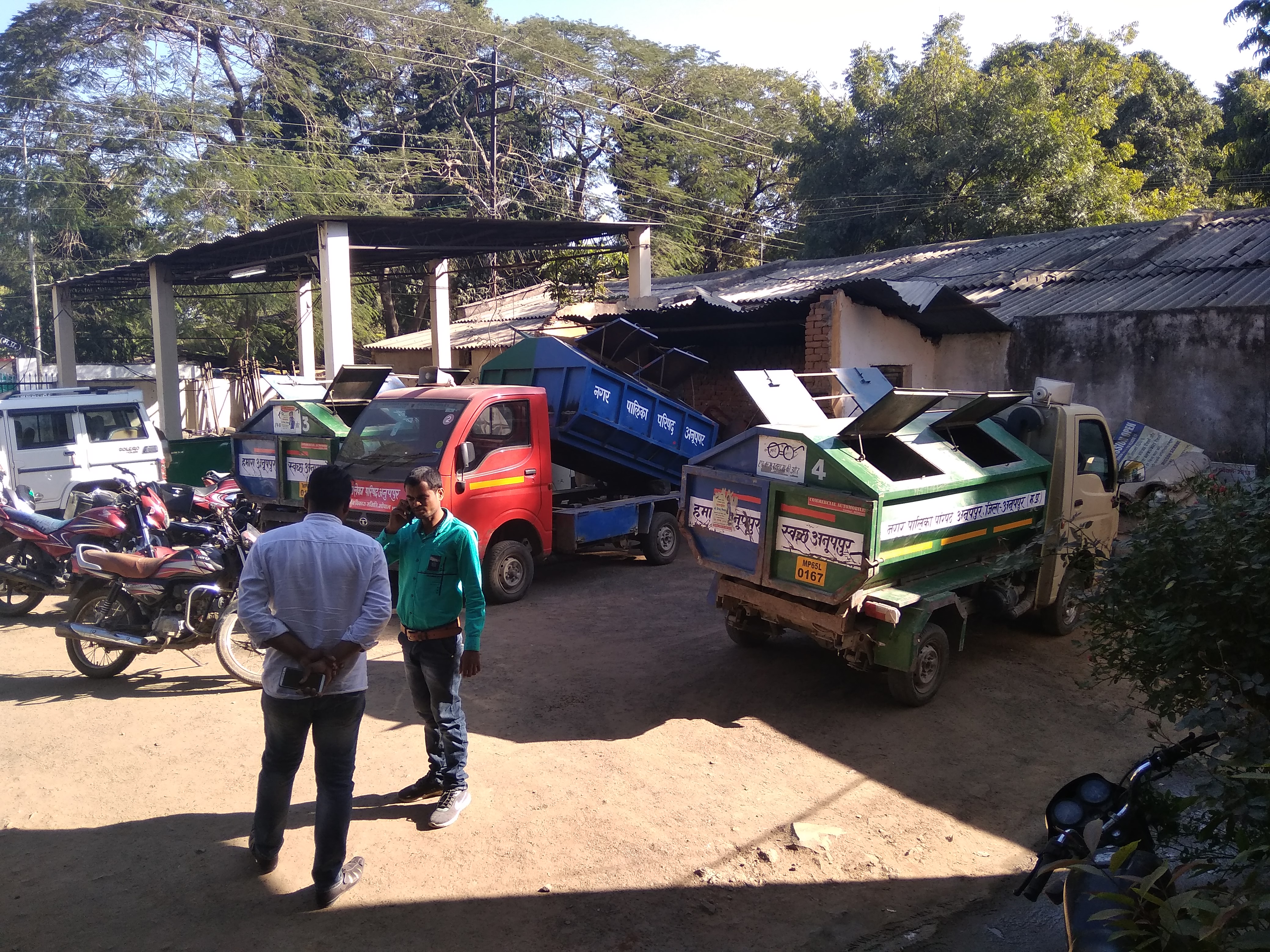 Regarding cleanliness of the officials: Garbage breakdown of vehicles, अधिकारियों को नहीं स्वच्छता की परवाह: कचरा संग्रहण वाहनों का हुआ ब्रेक डाउन, घरों से नहीं उठे सात दिनों से कचरा