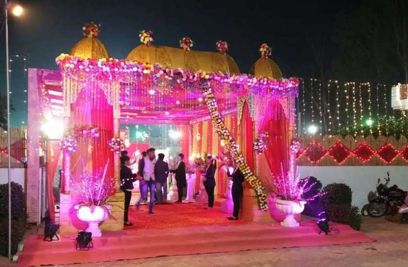 marrige शादी समारोह में बच्चे कर रहे बड़े कारनामे, नजर हटते ही कर देते हैं जेवरात और नकदी साफ