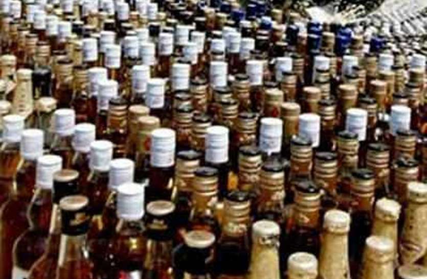 patrika शराब की हेराफेरी करने वाले युवक की दुर्घटना में मौत
