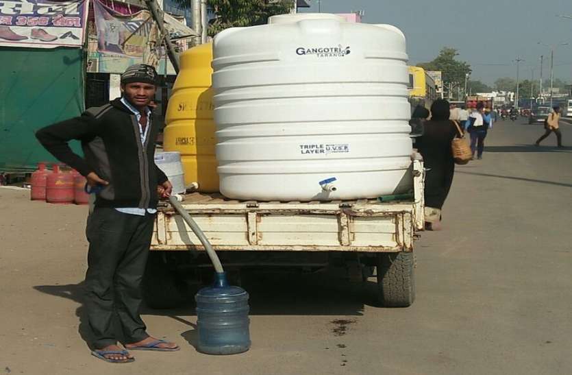 water कैम्परों एवं टैंकरों के भरोसे है पेयजल व्यवस्था