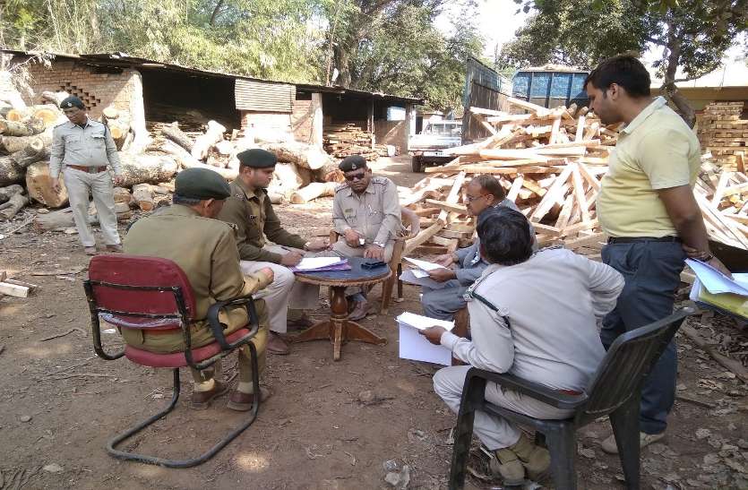 patrika Big Breaking: दुर्ग-भिलाई के आधा दर्जन टिंबरों में वन विभाग ने मारा छापा, कीमती लकड़ी अवैध रूप से बेचने की शिकायत, Video