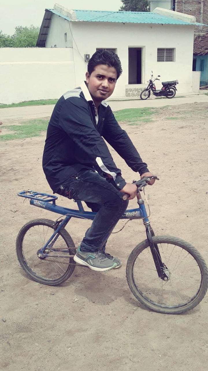 Auto Driver, Peepal Mohalla, Patrota Canal, Dial 100, Police, Patrota Police, Itarsi दोस्तों ने देखा दोस्त डूब रहा है तो डायल हंडे्रड को दी सूचना