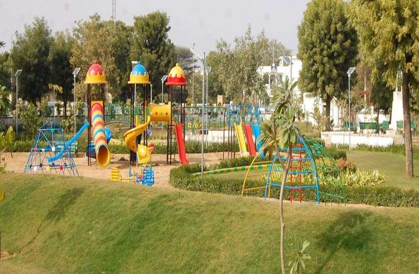 Jhunjhunun dream of making a smart city is still incomplete शहरी सरकार से ना डे्रनेज सिस्टम डवलप हुआ ना ग्रीन बेल्ट