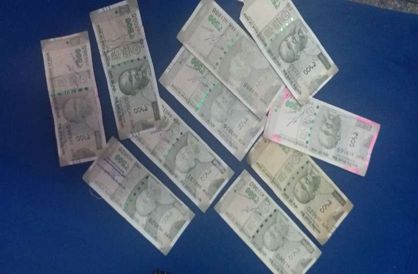 faded notes withdrawn from SBI ATM in Sri Ganganagar राजस्थान में यहां एटीएम से निकला कुछ ऐसा कि युवक के उड़ गए होश...