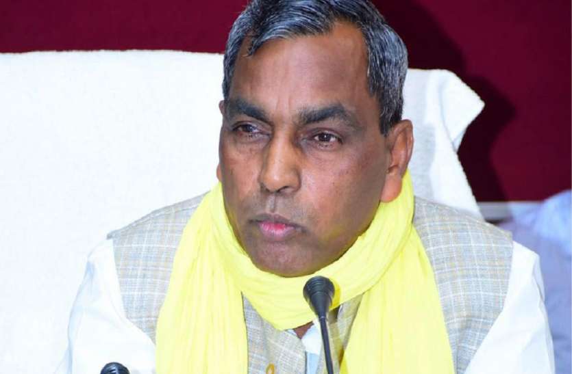om prakash rajbhar सरकार पांच हजार करोड़ कुंभ में लगा कर बर्बाद कर रही है: ओम प्रकाश राजभर