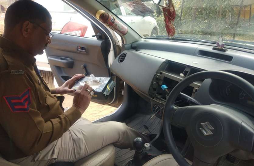 jhunjhunu crime news टैक्सी लूटने के लिए युवती ने ताने रखी पिस्तौल